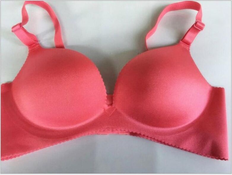 Reggiseno con effetto push-up per l'ingrandimento ottico del seno