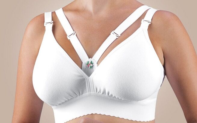 reggiseno chirurgico dopo l'aumento del seno in plastica