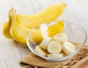 Le banane sono un prodotto utile per le forme femminili sinuose